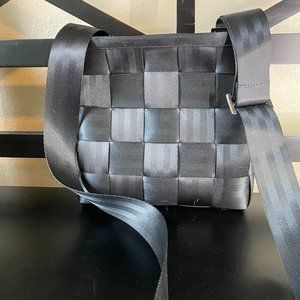 Harveys Mini Messenger crossbody seat belt bag